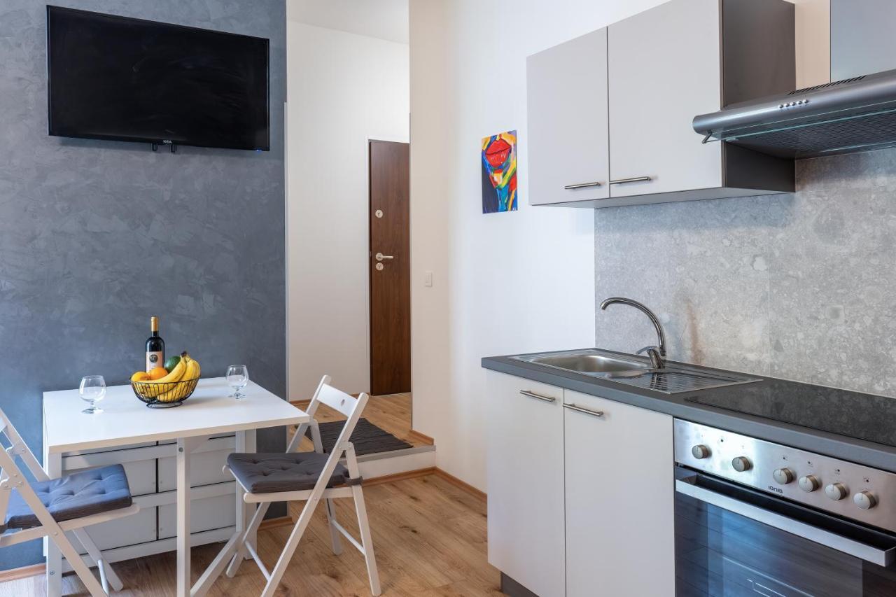 Stunning Apartment In Quiet Street Near Center With Free Parking 4 Floor Rijeka Exterior photo